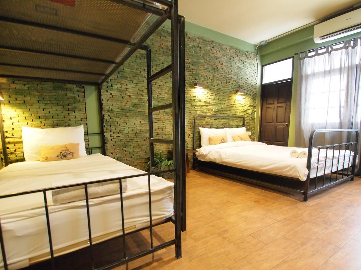Niras Bankoc Hostel Бангкок Экстерьер фото