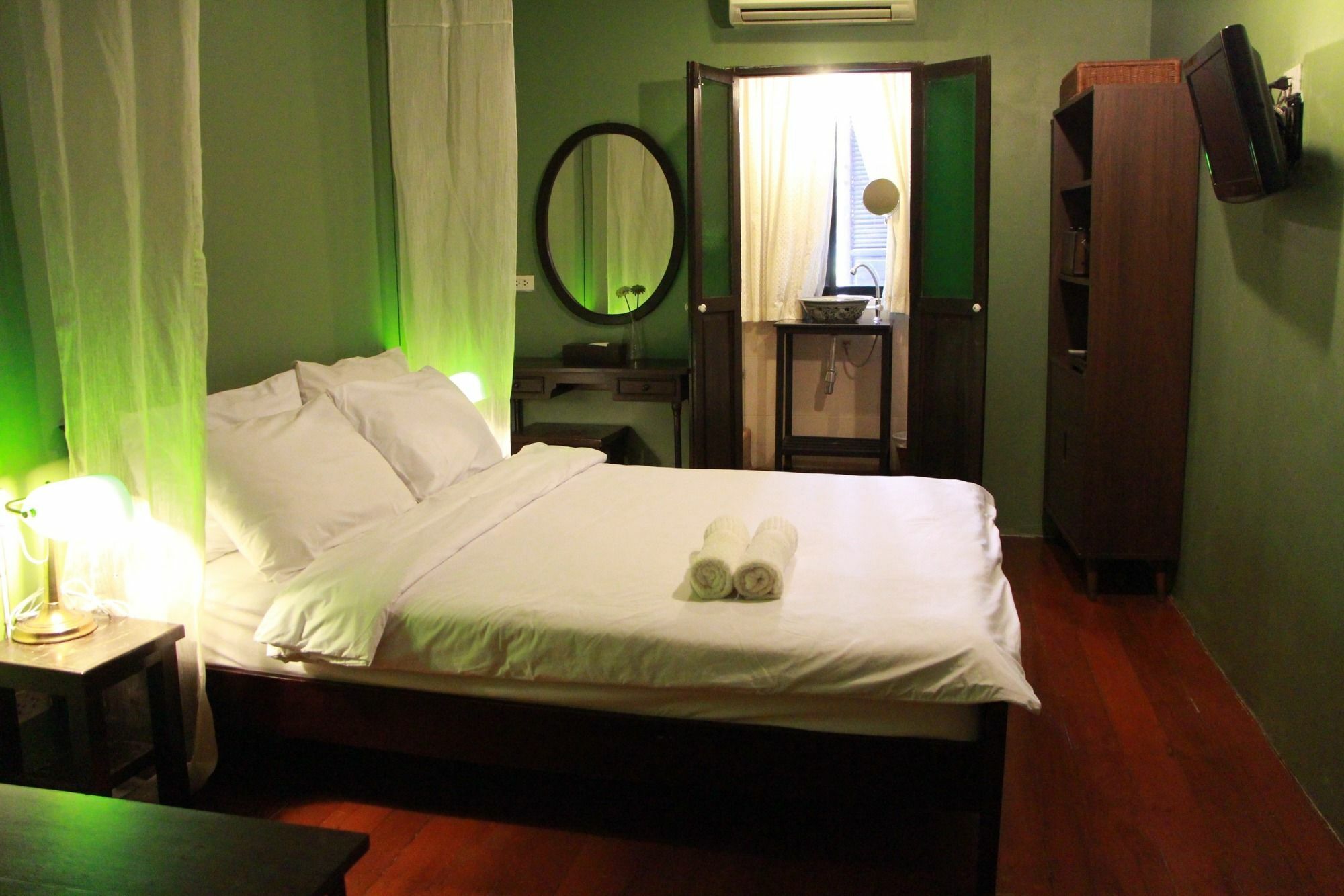 Niras Bankoc Hostel Бангкок Экстерьер фото